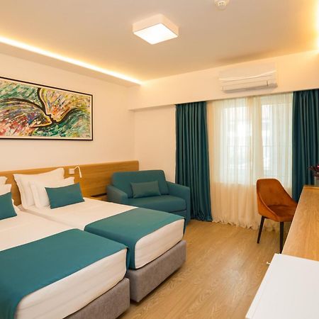 Hotel Admiral Budva Bagian luar foto